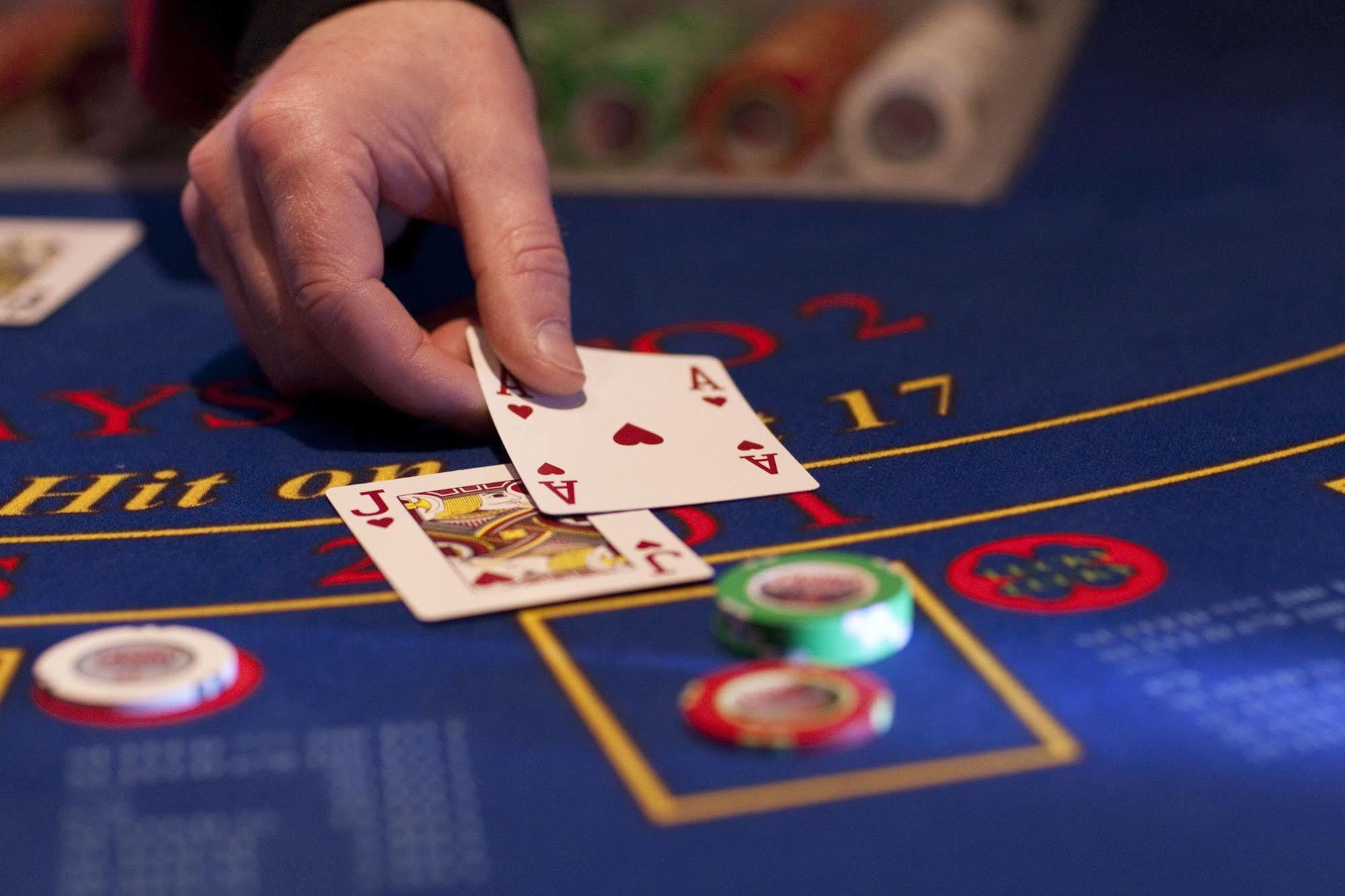 Casino New Nouveau Brunswick Hotel 4*